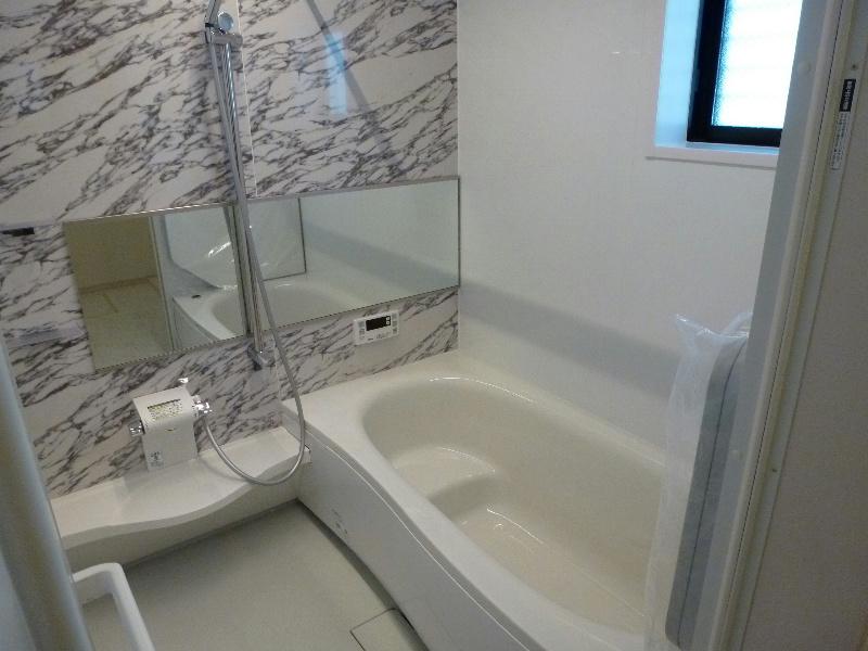 Bathroom. 12 / 10 local shooting