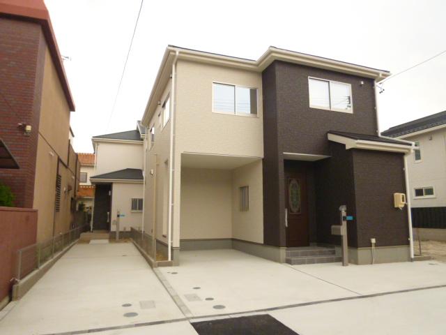 Local appearance photo. The entire photo Before 1 Building Back is Building 2 2013 August 30, shooting