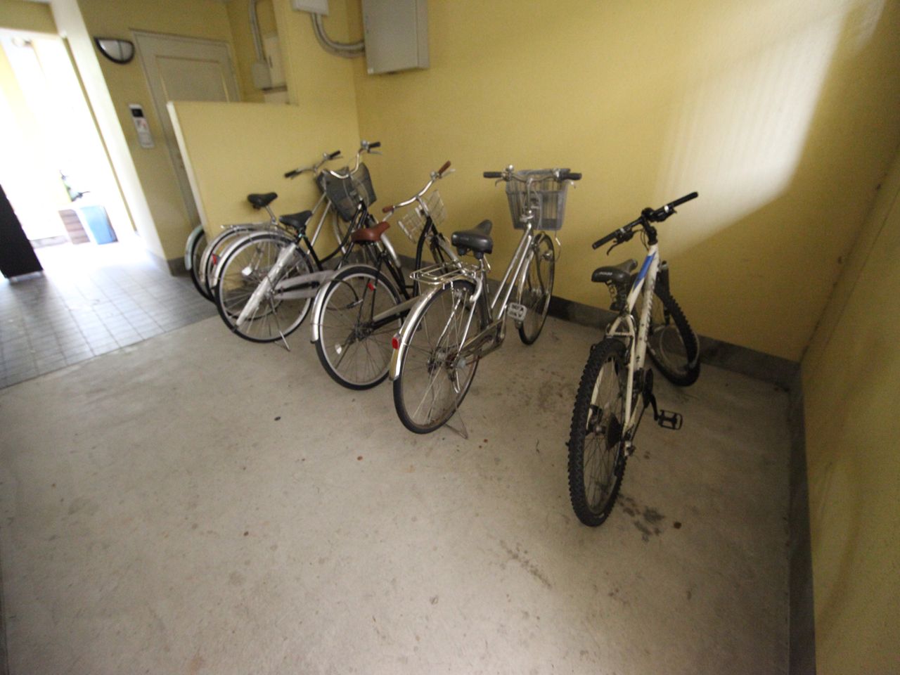 Other common areas. Bicycle Covered