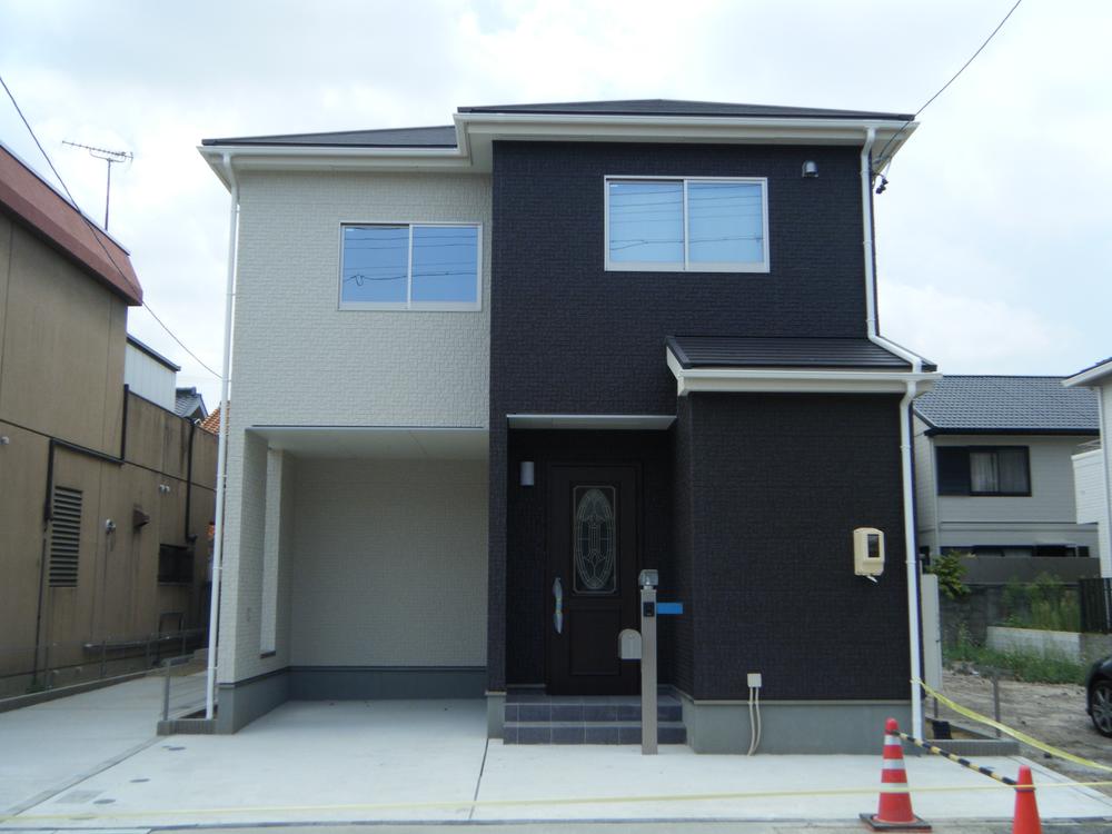 Local appearance photo. 1 Building appearance