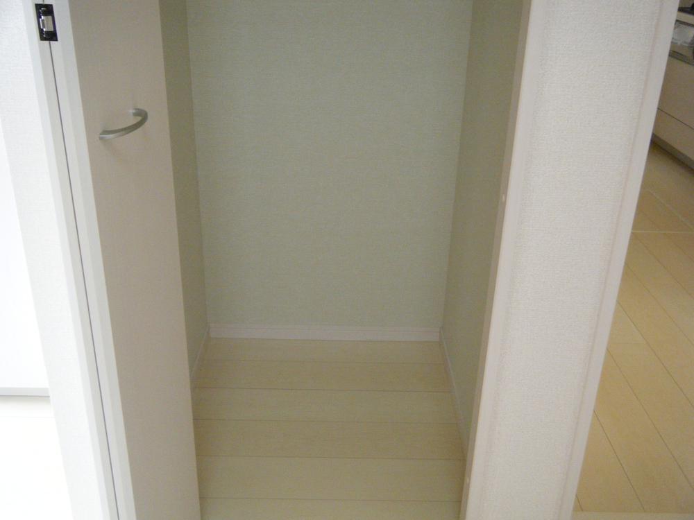 Receipt. 1 Building first floor housed