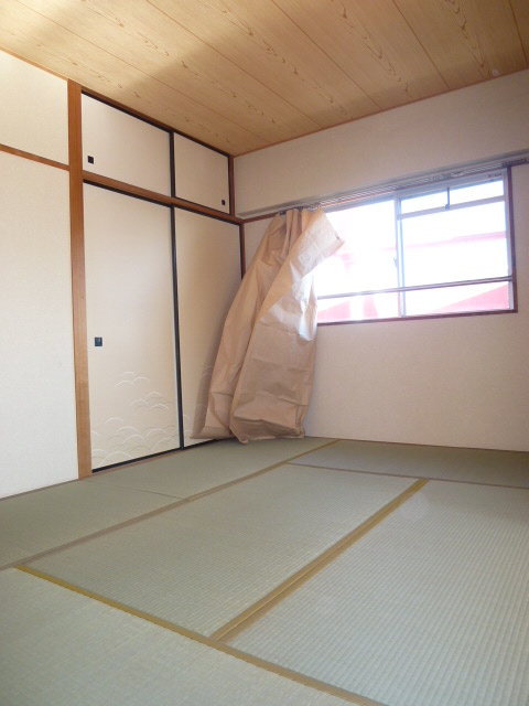 Other room space. This room is also Japanese-style room. 