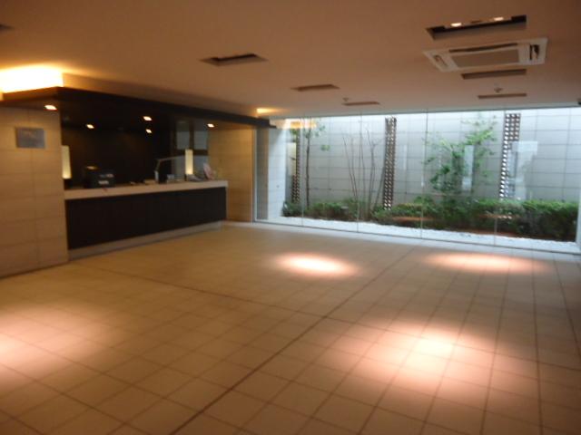 lobby. Spacious entrance hall.