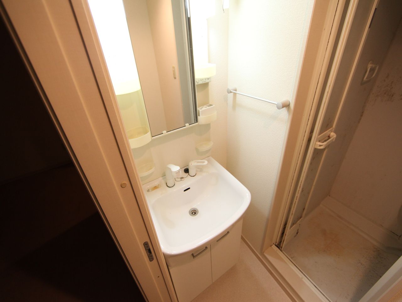 Washroom. Dressing room Independent wash basin can be prepared (shampoo dresser) washing machine