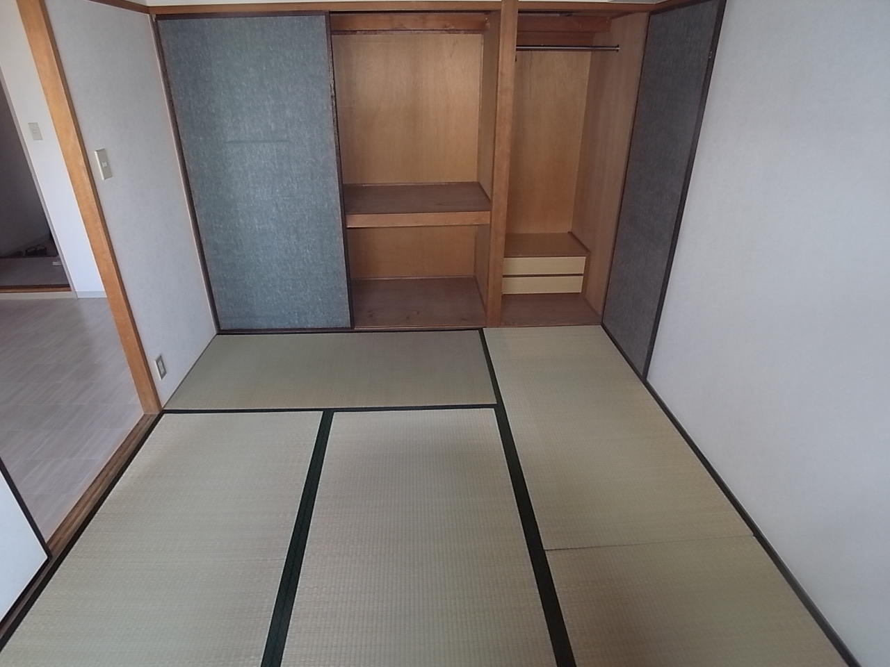 Living and room. Japanese-style room 6 quires With storage