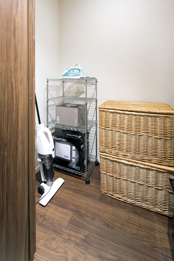 Receipt.  [Storeroom] Long object also fits neat closet. For convenient storage, such as the season of the interior and household goods (same specifications)