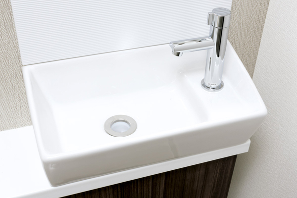 Toilet.  [Hand wash bowl] Adopt a hand washing bowl that has been hyper Kira Mick (antibacterial) processing. The surface is smooth to the treated dirt attached hard products at the nano level. Also, Since the counter is attached, Room is born in space (same specifications)