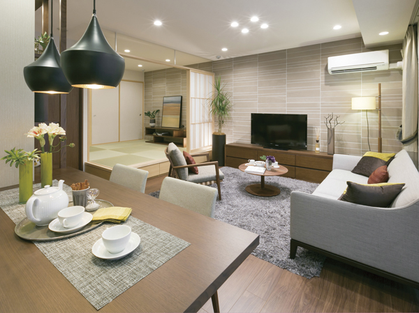 The LDK facing the wide on the south side, The large space of about 21.9 Pledge Together with the Japanese-style room. living, dining, kitchen, While Japanese-style connection moderately, Easy-to-use arrangement as a separate space