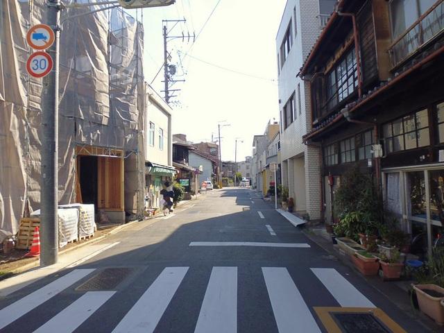 Local photos, including front road. West front road 2013 November 14 shooting