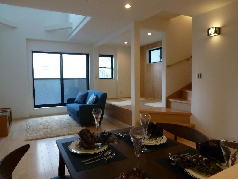 Living. 12 / 10 local shooting