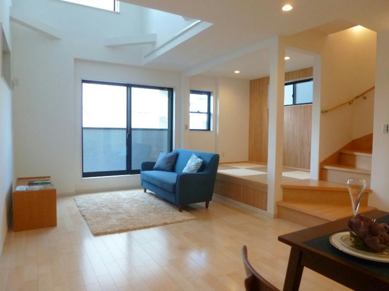 Living. 12 / 10 local shooting