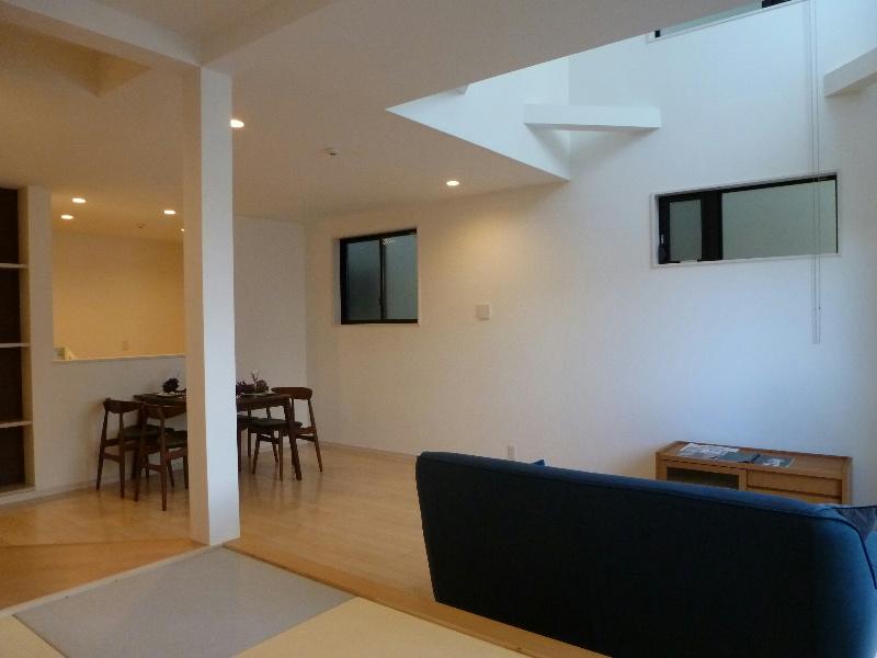 Living. 12 / 10 local shooting