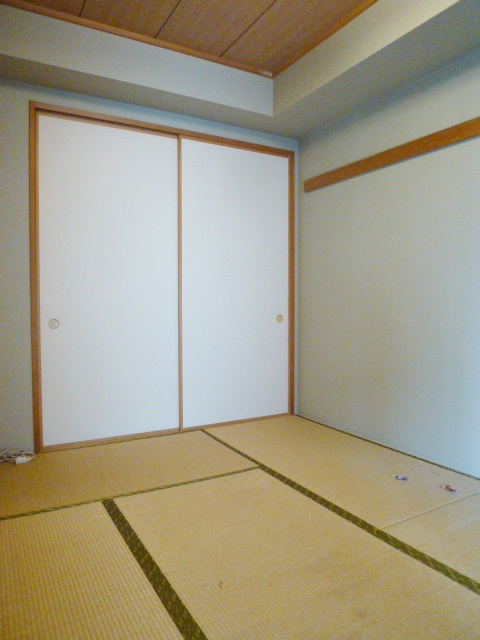 Other room space. Japanese-style room (6 quires)