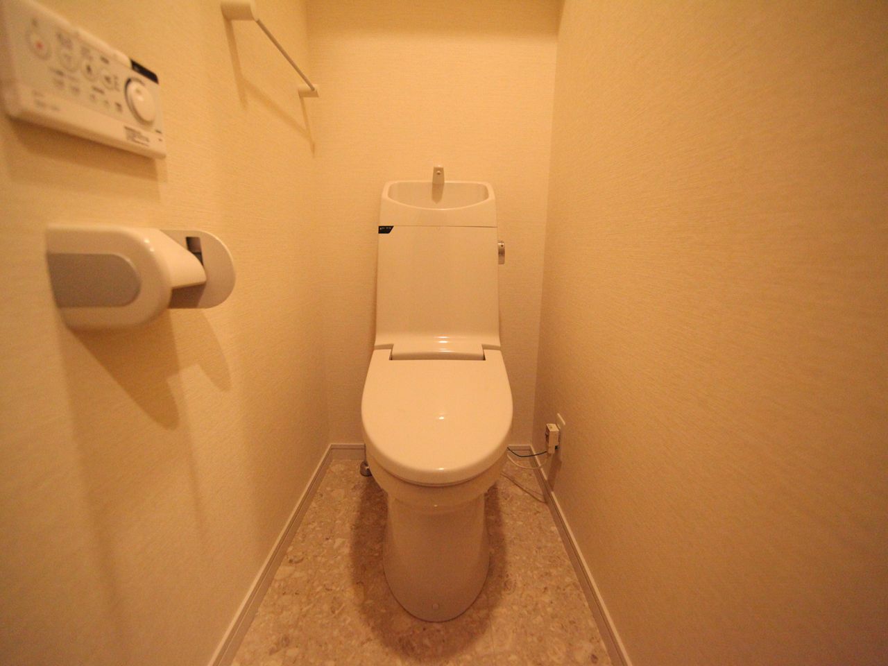 Toilet. Western-style toilet (with warm water cleaning toilet seat)