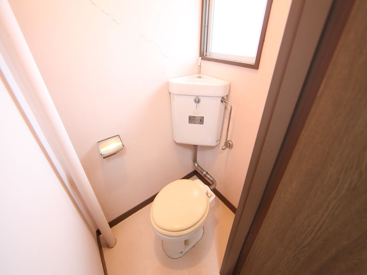 Toilet. Western-style toilet With windows (ventilation good)