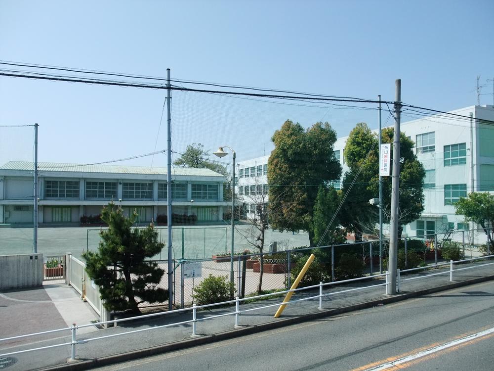 Primary school. Ikatsu until elementary school 400m