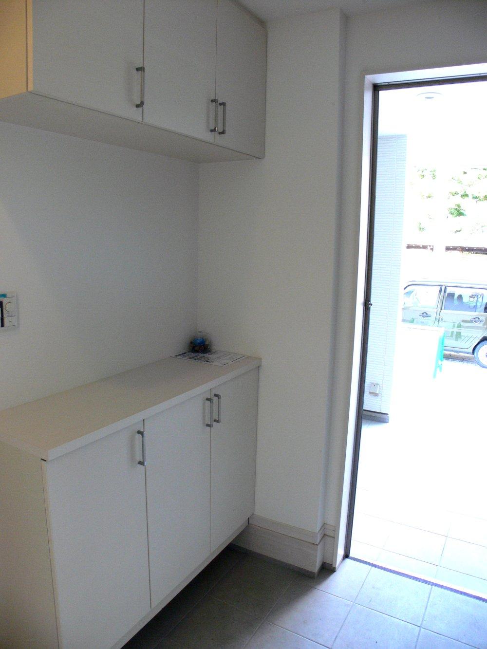 Receipt. E Building entrance storage (November 2013) Shooting