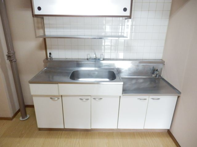 Kitchen. 2-neck is a gas stove can be installed kitchen.