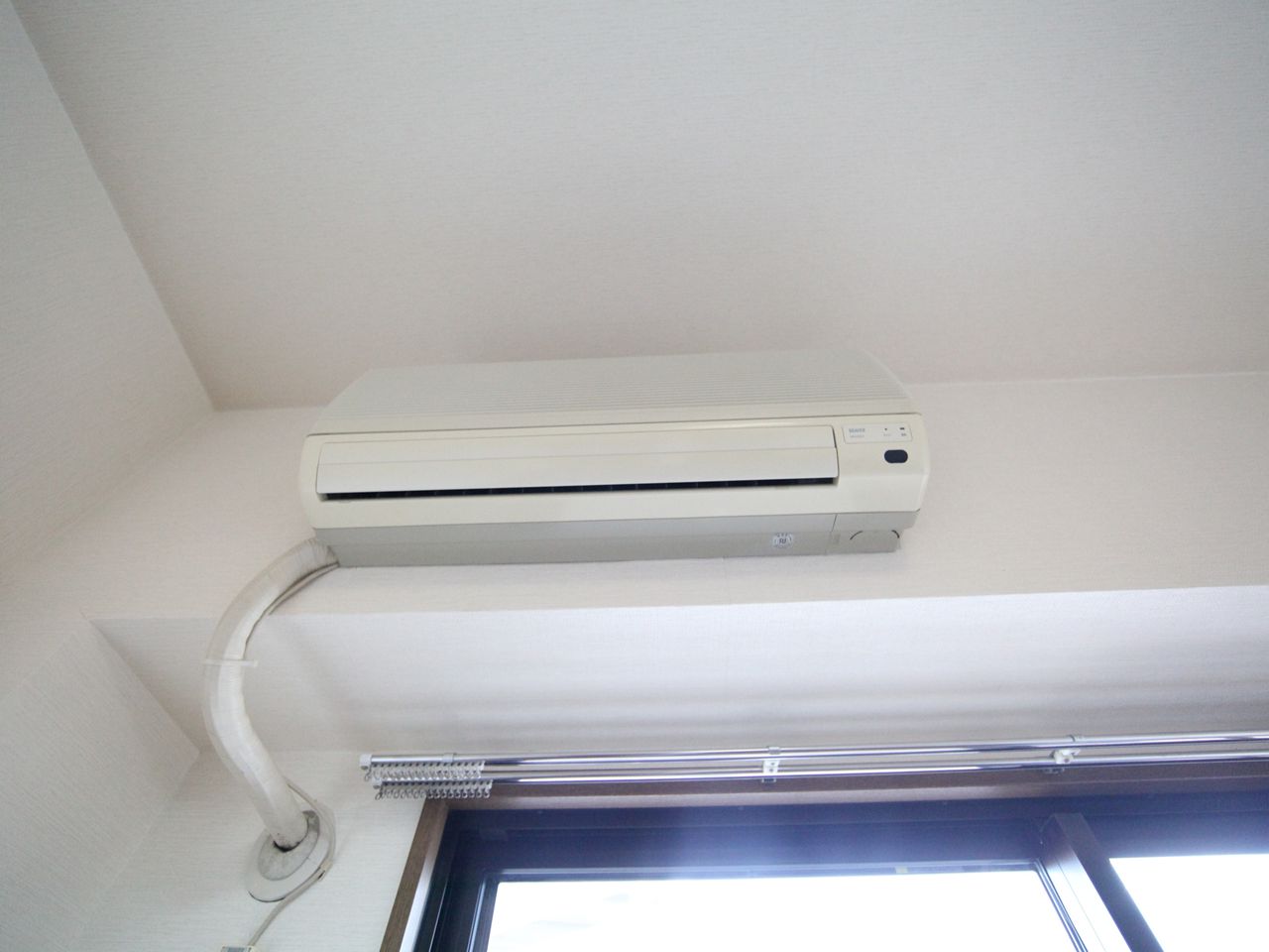 Other Equipment. Air conditioning (Cooling heating equipped)