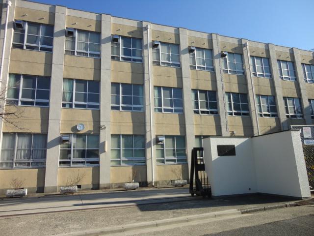 Junior high school. Kawana junior high school