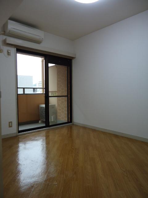 Non-living room. South Western-style.