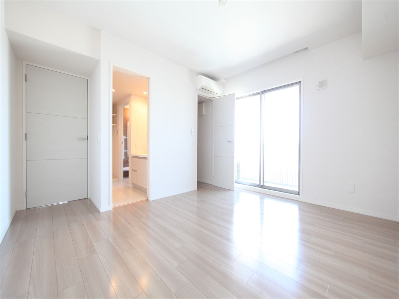 Other room space. Western-style 9.4 Pledge Walk-in closet (storage rich have)