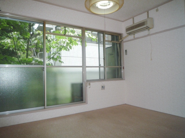 Other room space. Balcony side Western-style (6 quires)
