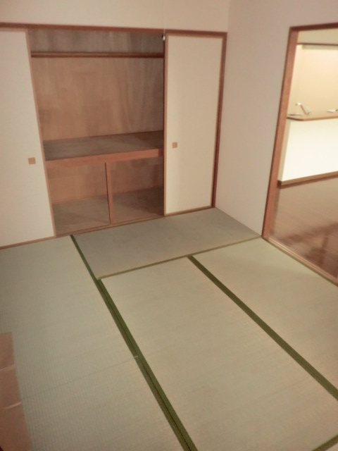Living and room. It had better there tatami is one room