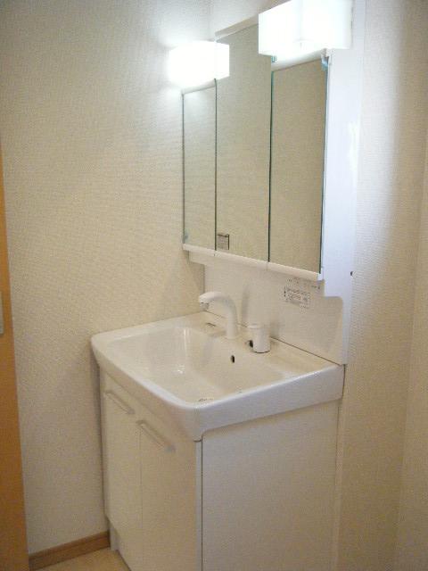 Same specifications photos (Other introspection). Example of construction Wash basin