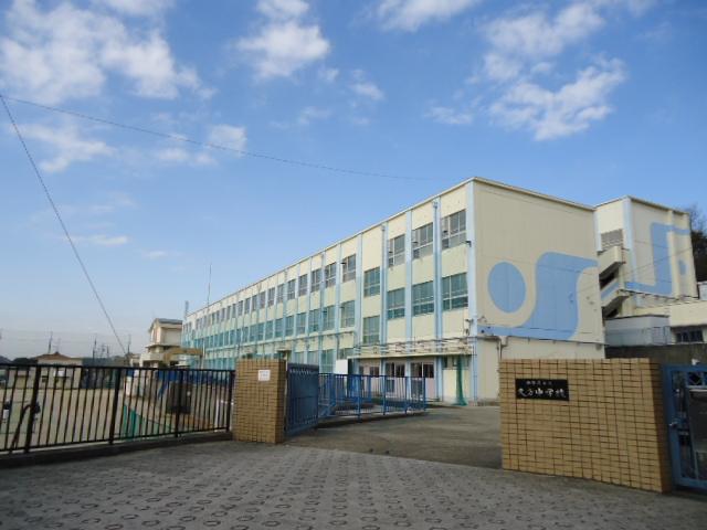 Other. Hisakata Junior High School (1940m)
