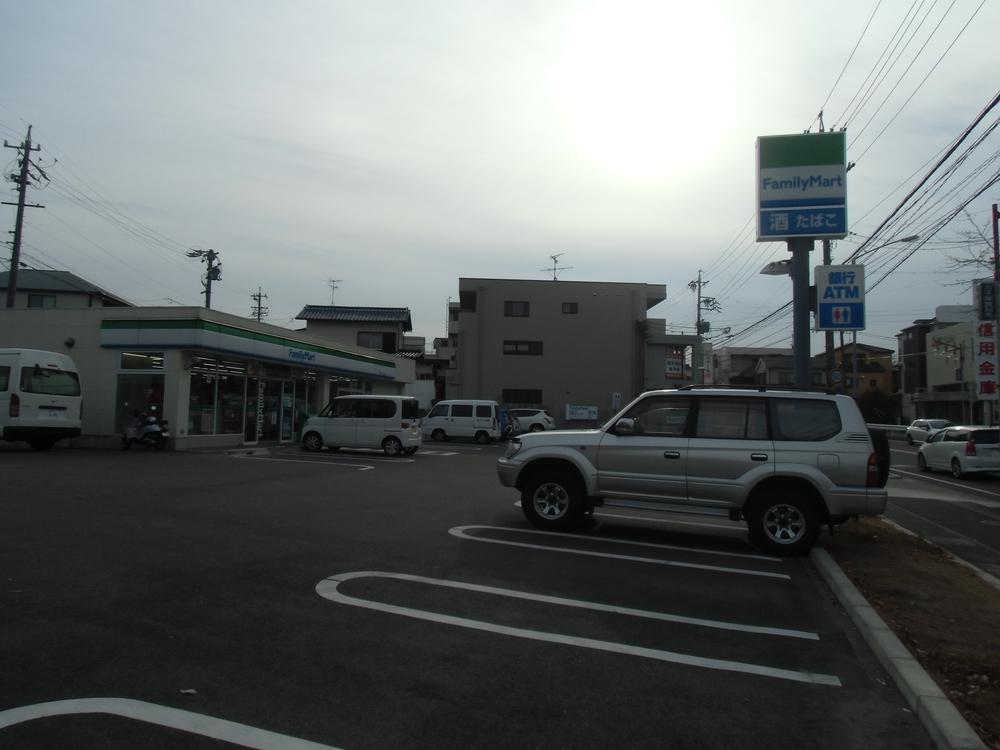 Convenience store. 540m to FamilyMart Tempaku Hitotsuyama shop