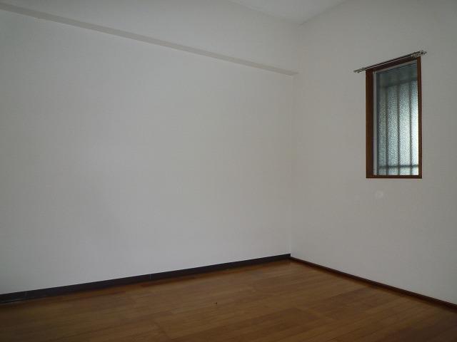 Non-living room. North Western-style