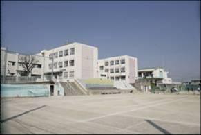 Junior high school. 1200m to Nagoya Municipal Hirabari junior high school
