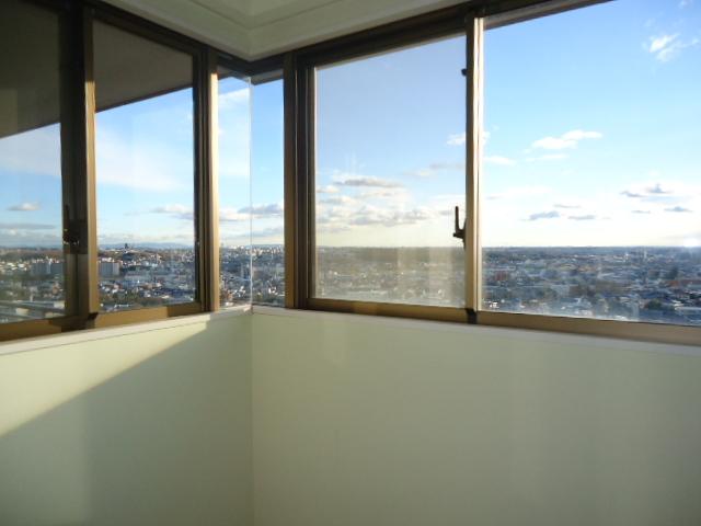 View photos from the dwelling unit. View from the site (December 2013) Shooting