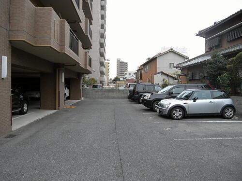 Other. Parking 1