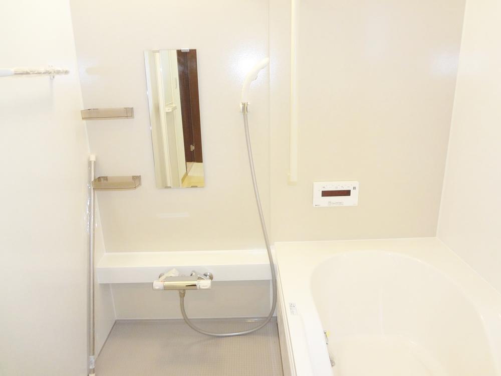 Bathroom. Indoor (11 May 2013) shooting Building 2