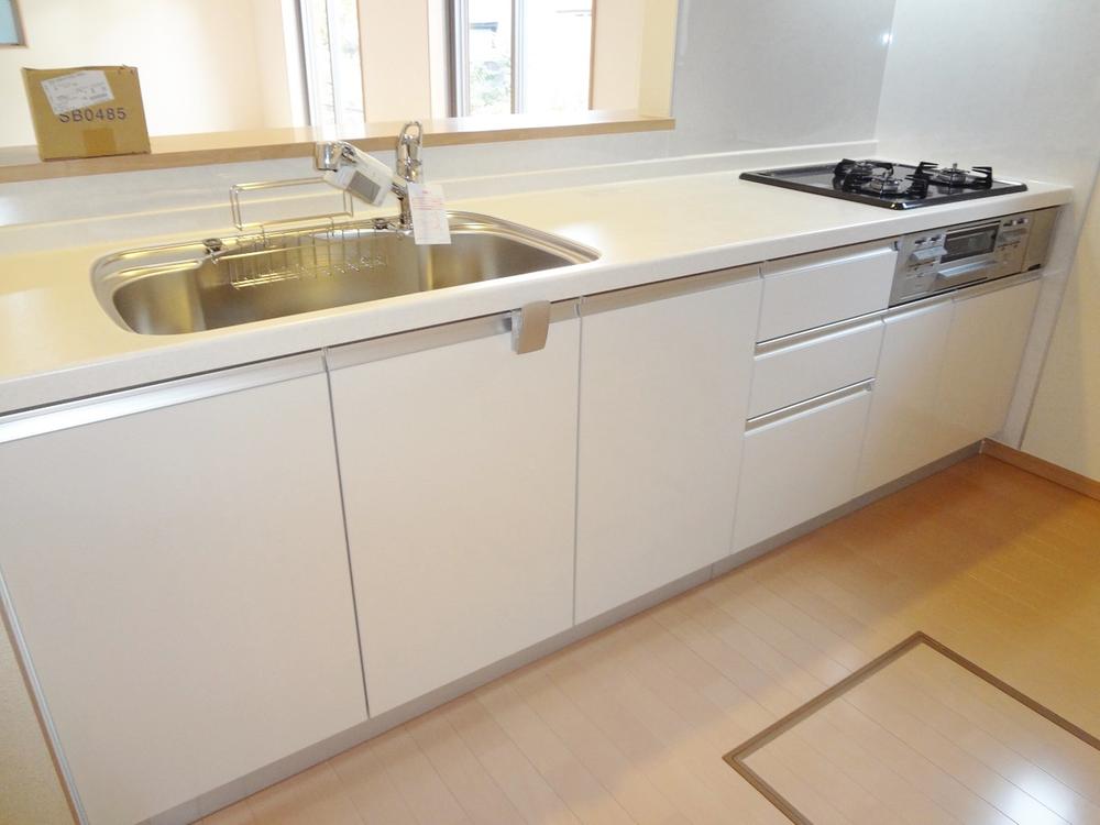 Kitchen. Indoor (11 May 2013) shooting Building 2