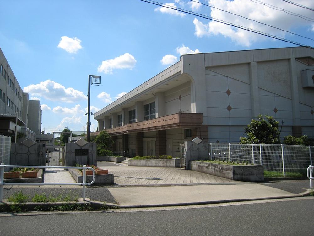 Primary school. 1200m to Ueda Elementary School