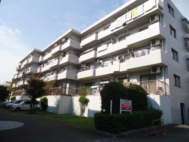 Local appearance photo. Local (10 May 2013) Shooting