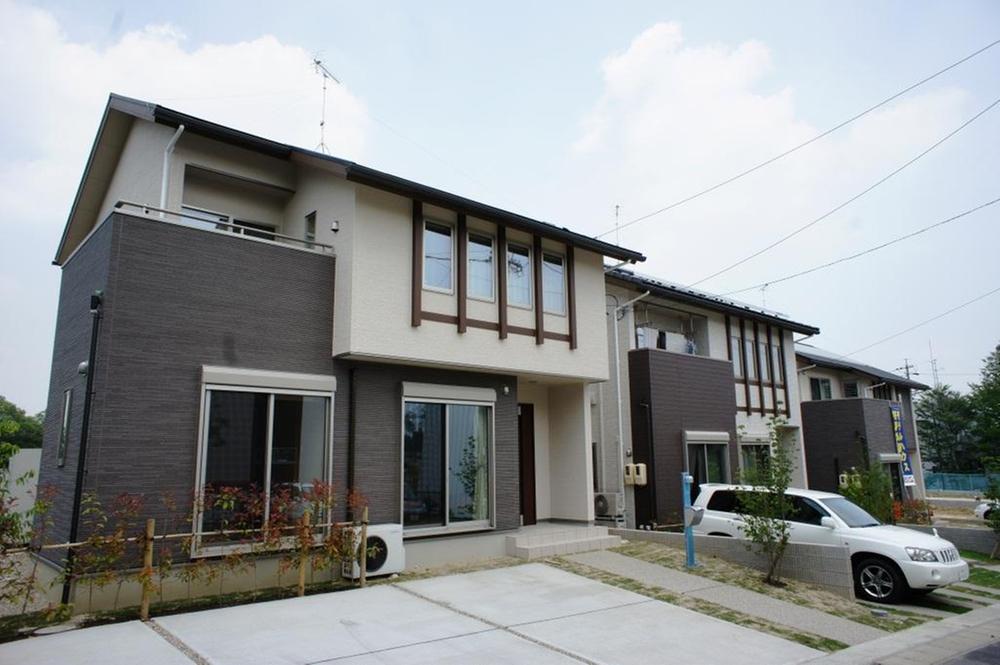 Local appearance photo. Local (June 2013) Shooting It will be 1 Building from the front