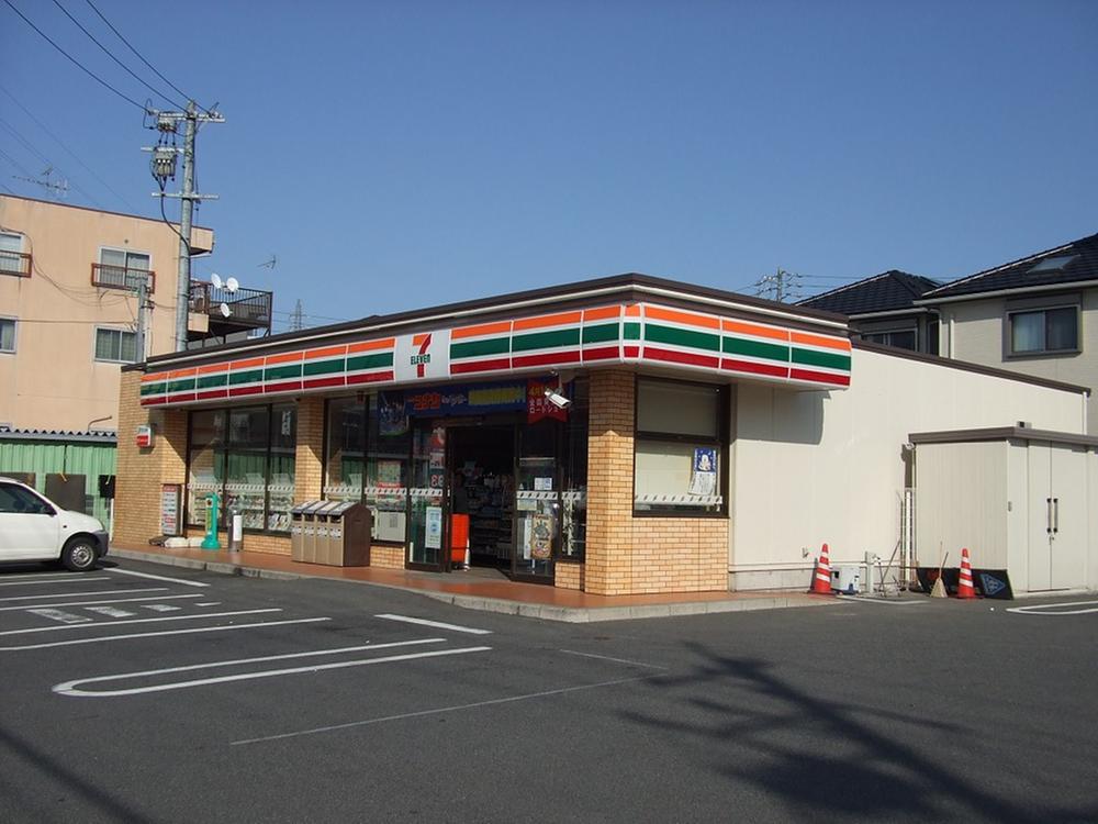 Convenience store. 260m to Seven-Eleven