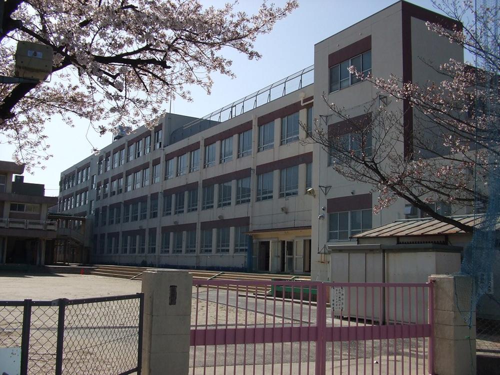 Primary school. Yagoto 480m to East Elementary School