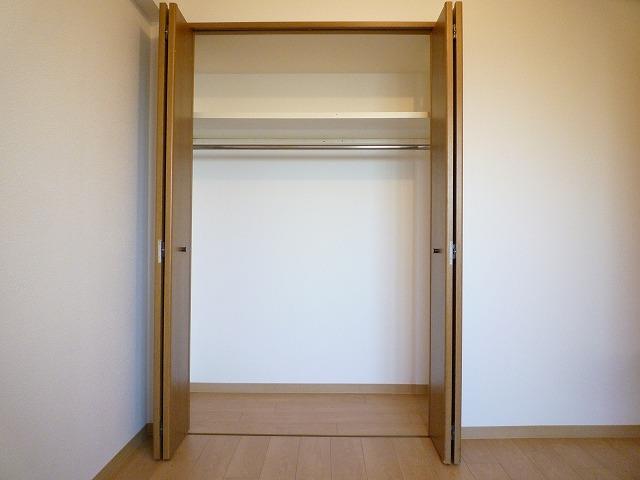 Receipt. Western-style closet