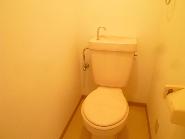 Toilet. Toilet. 