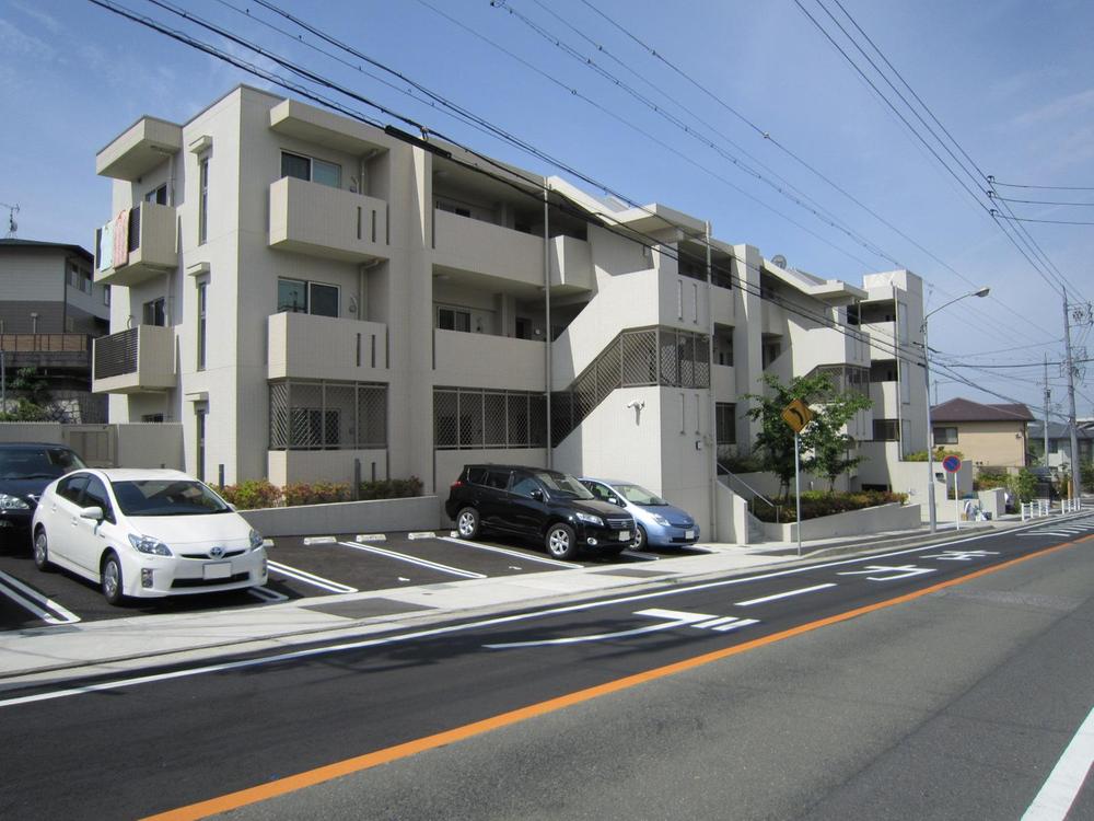 Local appearance photo. Building appearance from the northeast side (June 2012) shooting