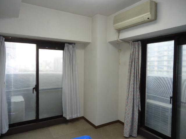 Non-living room. Indoor (12 May 2013) Shooting