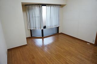 Non-living room. West Western-style About 7.4 Pledge