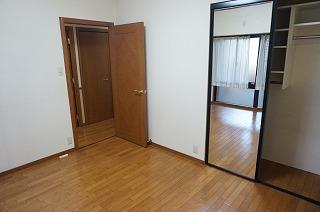 Non-living room. East side Western-style About 6.3 Pledge