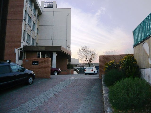 Junior high school. 1203m to Nagoya Municipal Ueda junior high school (junior high school)