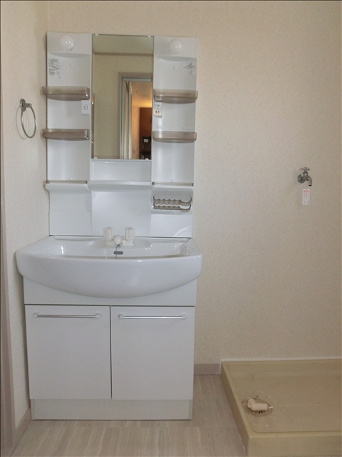 Washroom. Bathroom vanity ・ This washing machine Storage ☆  ☆  ☆